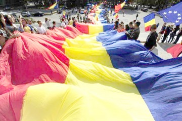 Un steag „tricolor” de 150 de metri va fi desfăşurat pe faleza Cazino